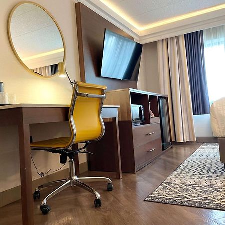 เบสต์ เวสเทิร์น พลัส เมอร์เรย์ ฮิล โฮเทล แอนด์ สวีท Hotel New Providence ภายนอก รูปภาพ